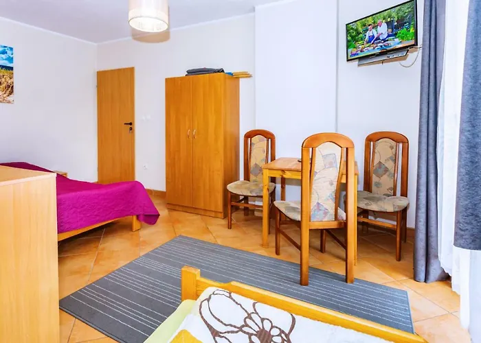 Δωμάτια σε οικογενειακή κατοικία Tomaszowka